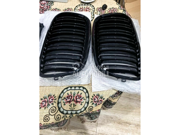 Prodajem rukohvate za BMW X6 od 2008. do 2012. god.