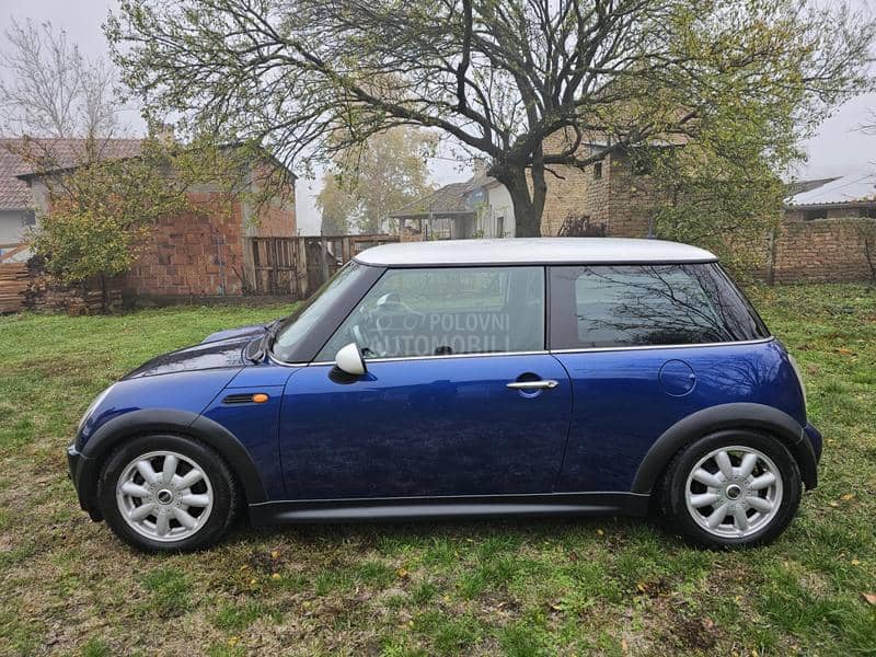 MINI One 