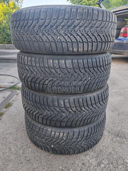 Kumho 215/60 R16 Zimska