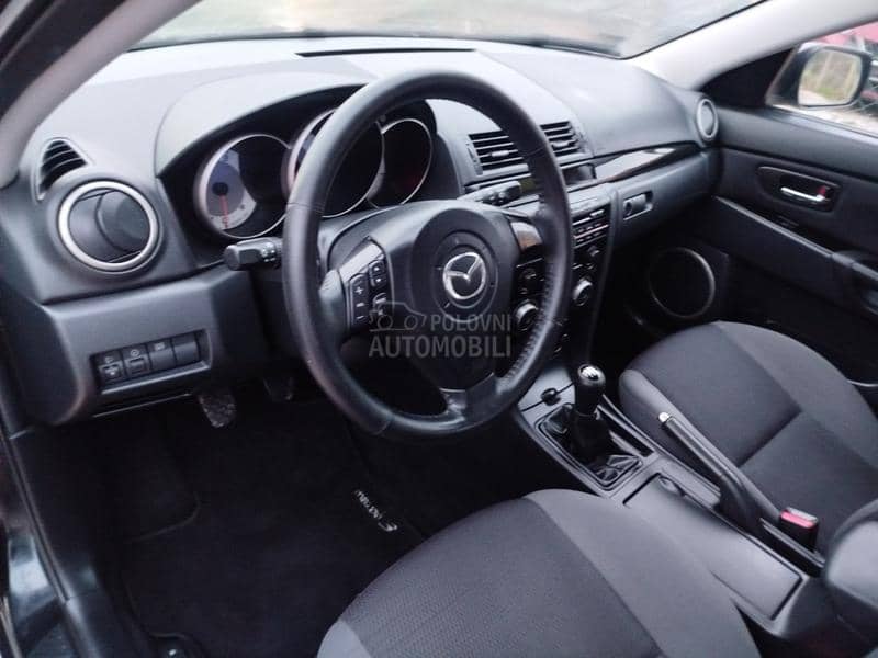 Mazda 3 1.6i  u.v.o.z  C H