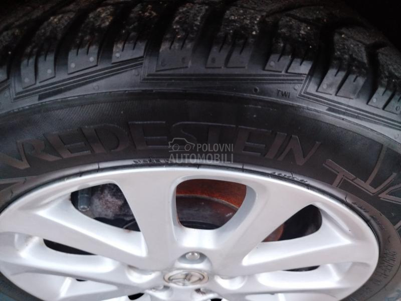 Mazda 3 1.6i  u.v.o.z  C H