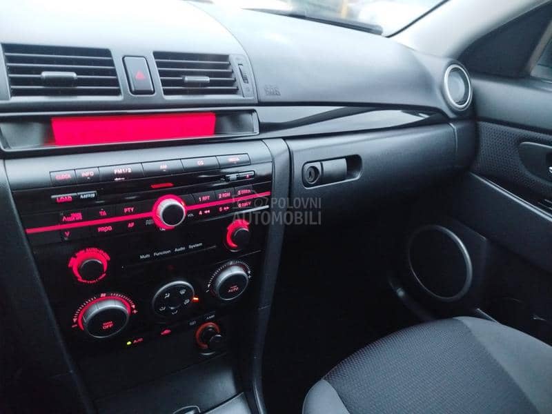 Mazda 3 1.6i  u.v.o.z  C H