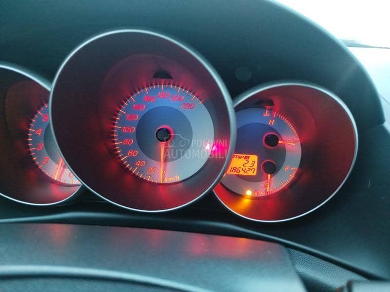 Mazda 3 1.6i  u.v.o.z  C H