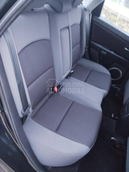 Mazda 3 1.6i  u.v.o.z  C H