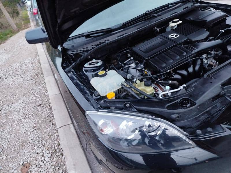 Mazda 3 1.6i  u.v.o.z  C H