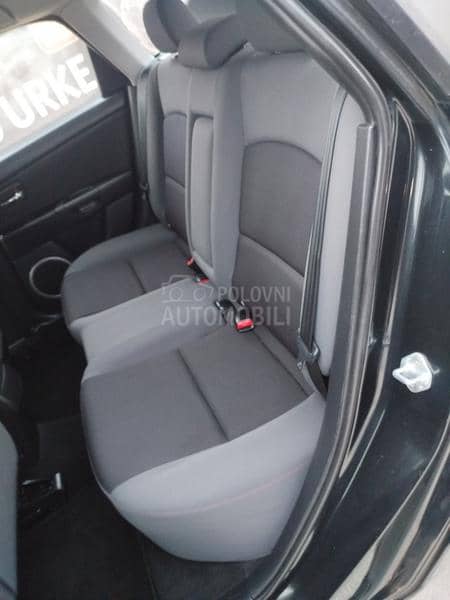 Mazda 3 1.6i  u.v.o.z  C H