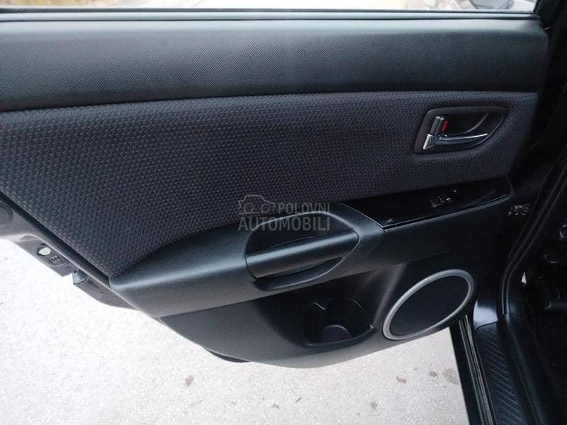 Mazda 3 1.6i  u.v.o.z  C H