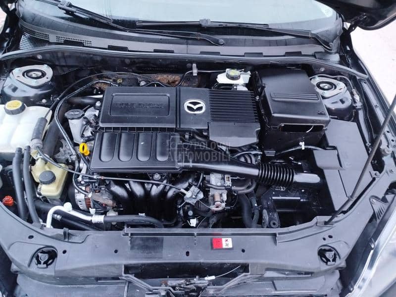 Mazda 3 1.6i  u.v.o.z  C H