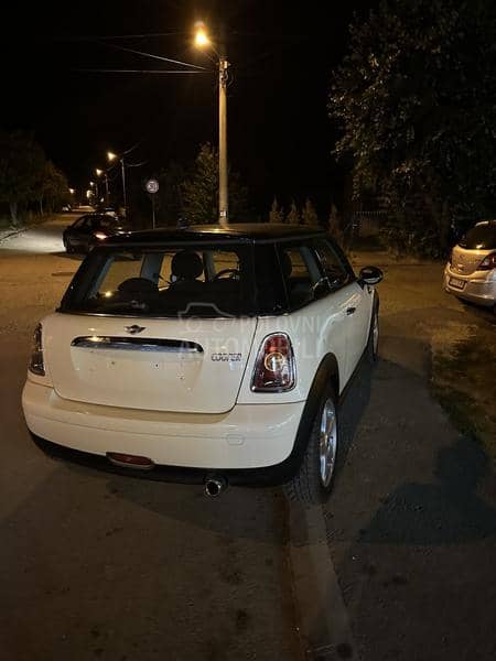 MINI Cooper 1.6