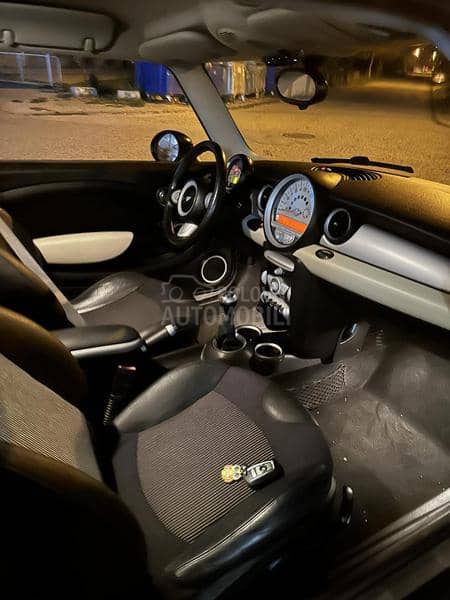 MINI Cooper 1.6