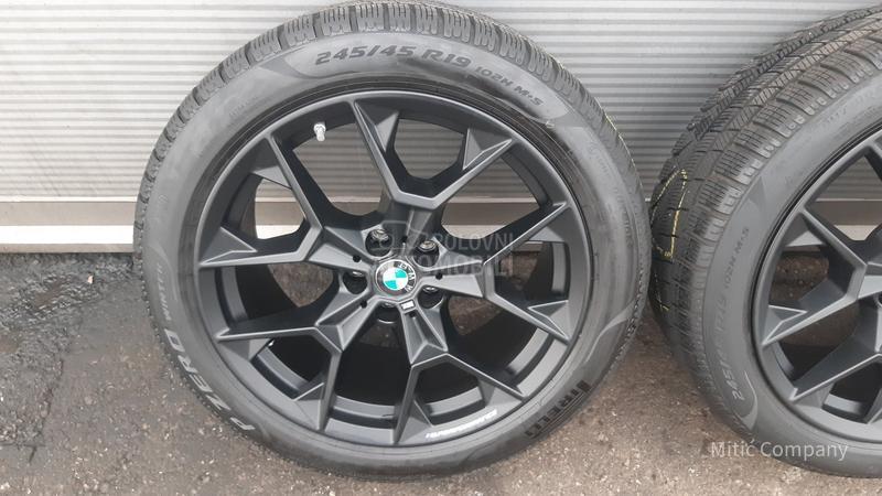 Pirelli 245/45 R19 Zimska