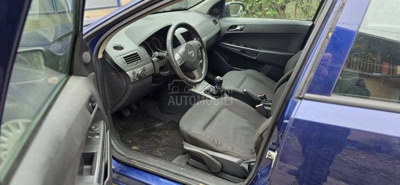 Opel Astra H 