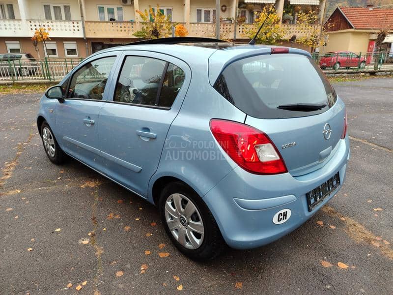 Opel Corsa D 1.4i 16v SVAJCARSKA