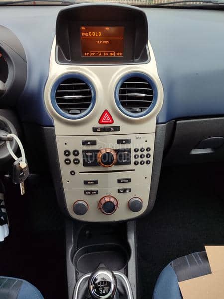 Opel Corsa D 1.4i 16v SVAJCARSKA