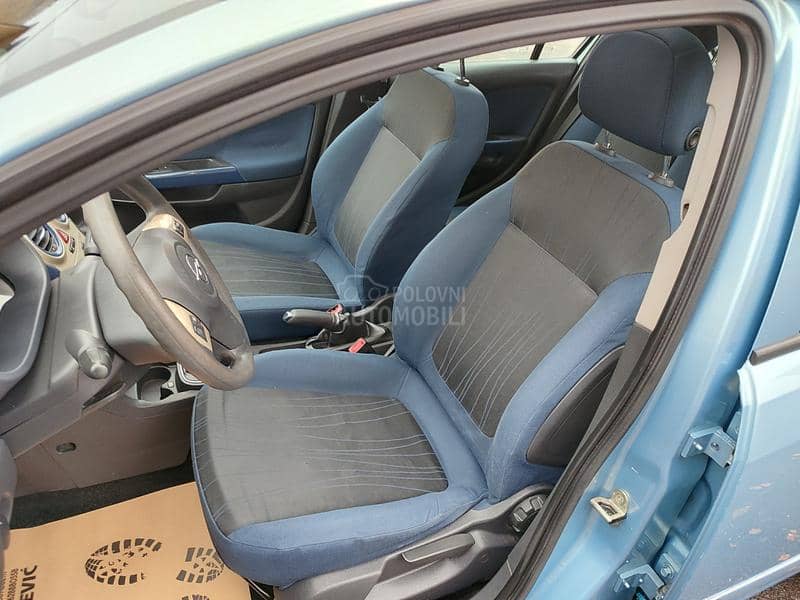 Opel Corsa D 1.4i 16v SVAJCARSKA