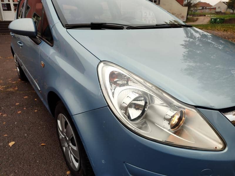 Opel Corsa D 1.4i 16v SVAJCARSKA