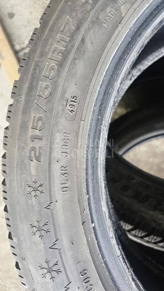 Dunlop 215/55 R17 Zimska