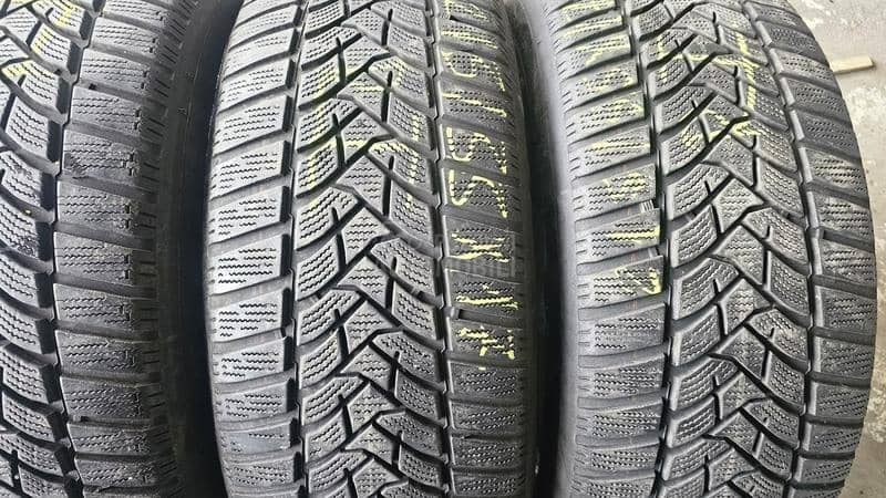 Dunlop 215/55 R17 Zimska