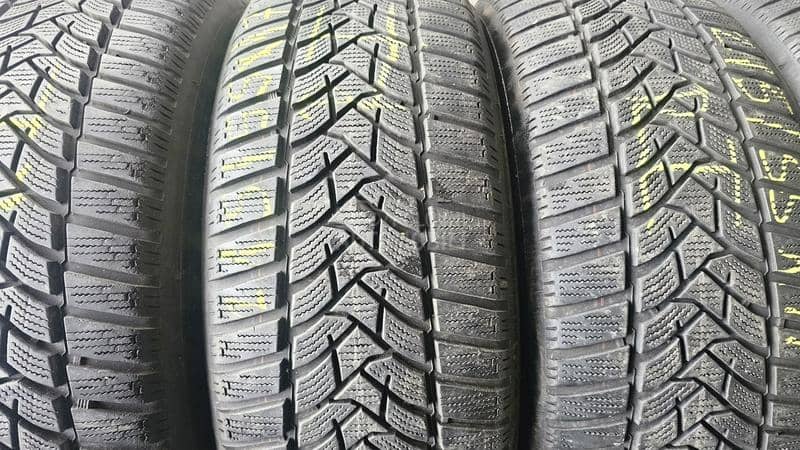 Dunlop 215/55 R17 Zimska