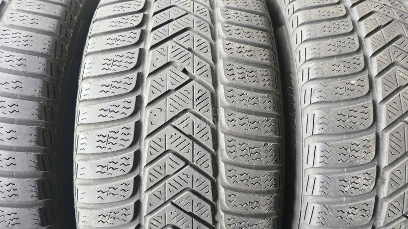 Pirelli 245/40 R18 Zimska