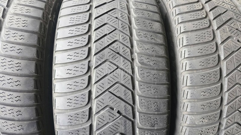 Pirelli 245/40 R18 Zimska