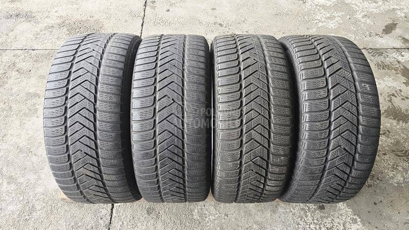 Pirelli 245/40 R18 Zimska