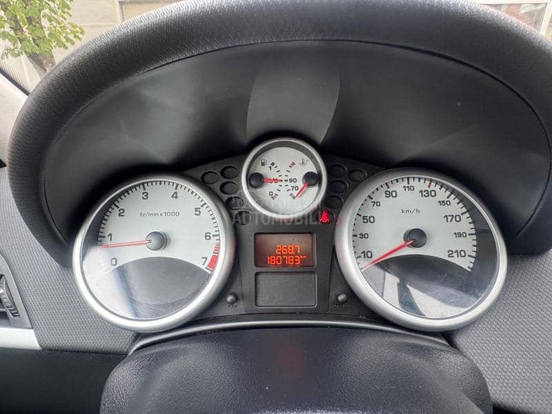 Peugeot 207 1.4 i
