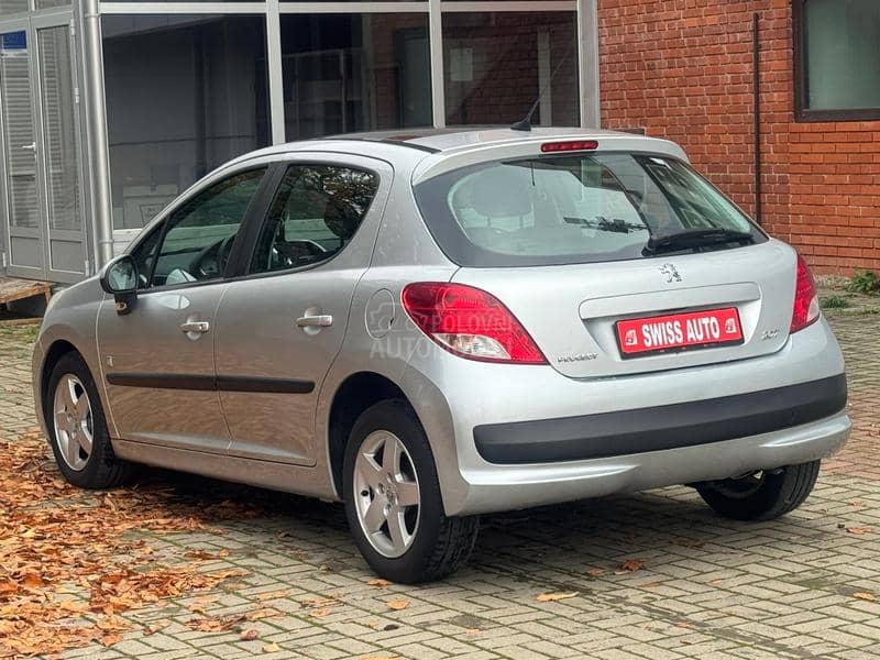 Peugeot 207 1.4 i