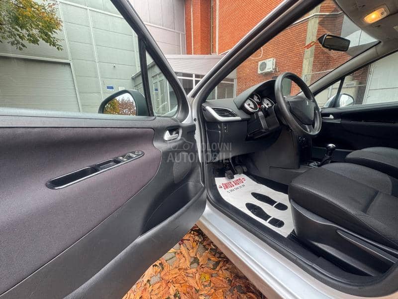 Peugeot 207 1.4 i