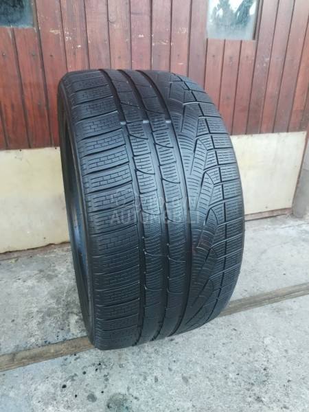 Pirelli 295/30 R20 Zimska
