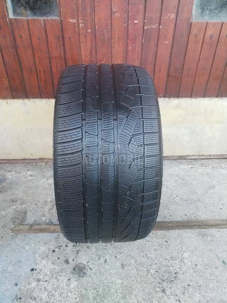 Pirelli 295/30 R20 Zimska