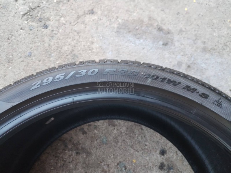 Pirelli 295/30 R20 Zimska