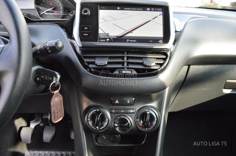 Peugeot 208 1.2 PureTech82 Premi