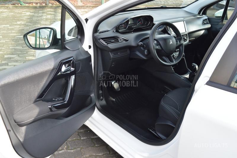 Peugeot 208 1.2 PureTech82 Premi