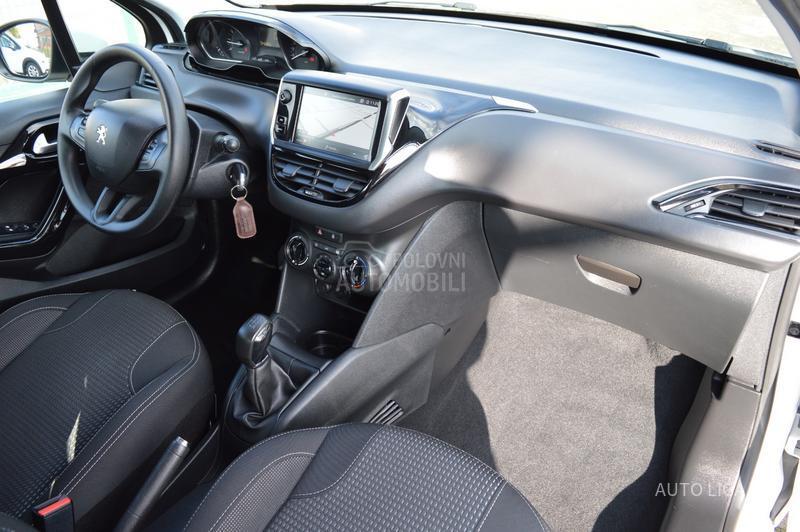 Peugeot 208 1.2 PureTech82 Premi