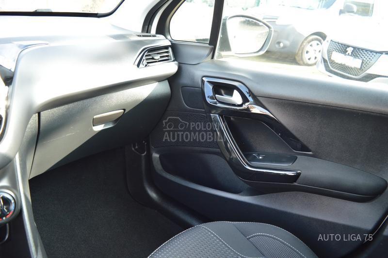 Peugeot 208 1.2 PureTech82 Premi