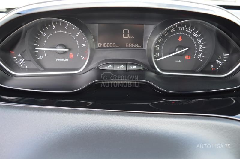 Peugeot 208 1.2 PureTech82 Premi