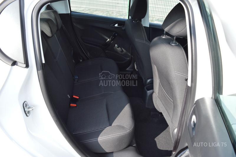 Peugeot 208 1.2 PureTech82 Premi
