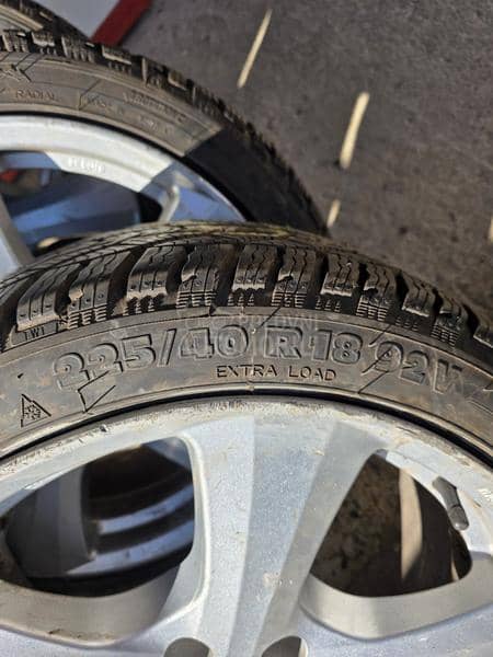 Tigar 225/40 R18 Zimska