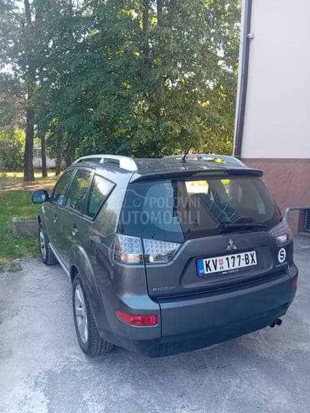 Mitsubishi Outlander 