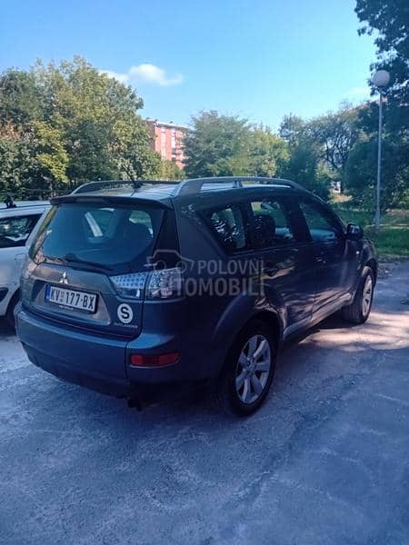 Mitsubishi Outlander 