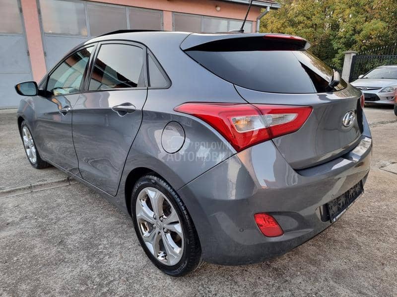 Hyundai i30 1.6CRDI PERFFEKTAN
