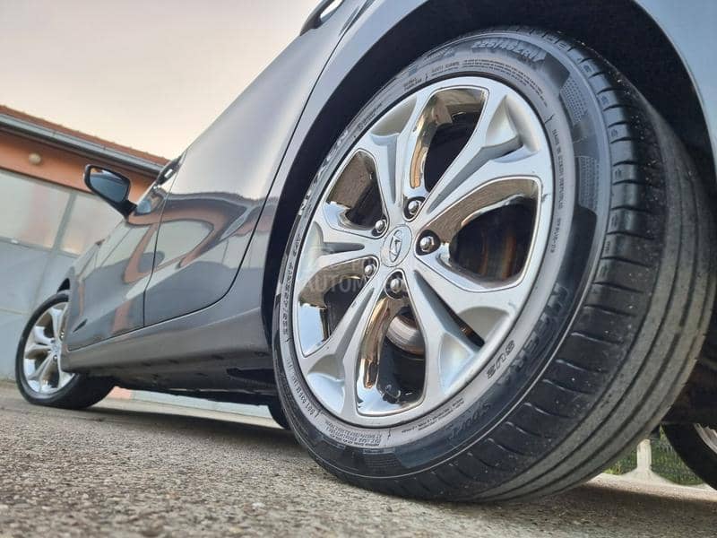 Hyundai i30 1.6CRDI PERFFEKTAN