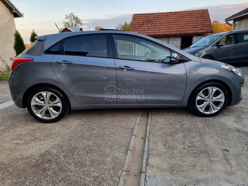 Hyundai i30 1.6CRDI PERFFEKTAN