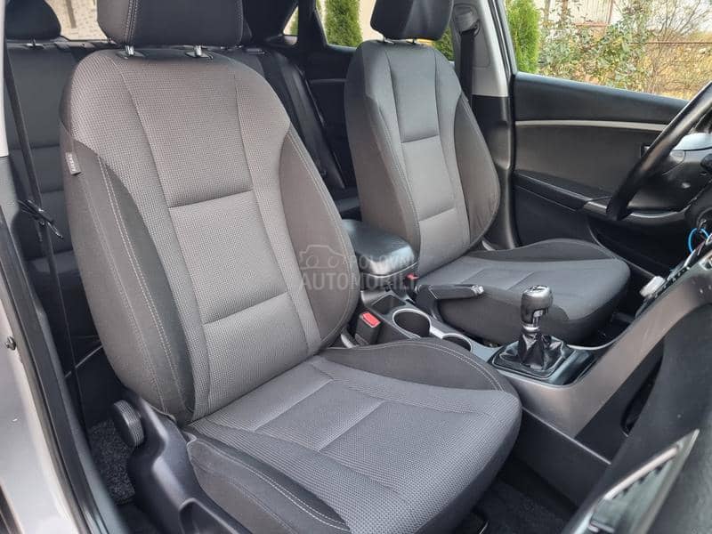 Hyundai i30 1.6CRDI PERFFEKTAN