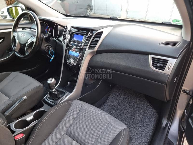 Hyundai i30 1.6CRDI PERFFEKTAN
