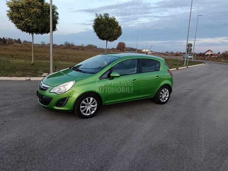 Opel Corsa D 1.4 Satellite