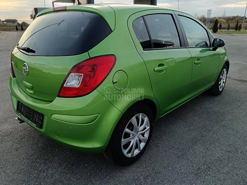 Opel Corsa D 1.4 Satellite
