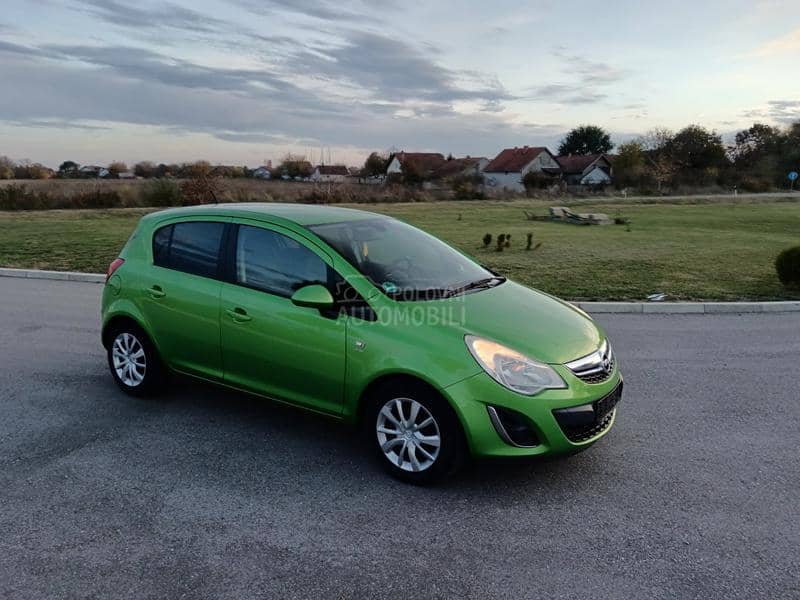 Opel Corsa D 1.4 Satellite