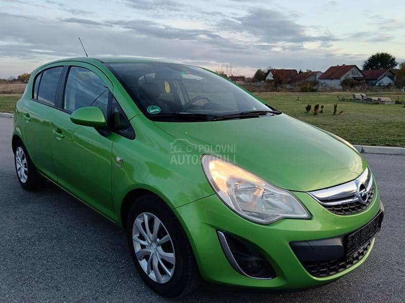 Opel Corsa D 1.4 Satellite